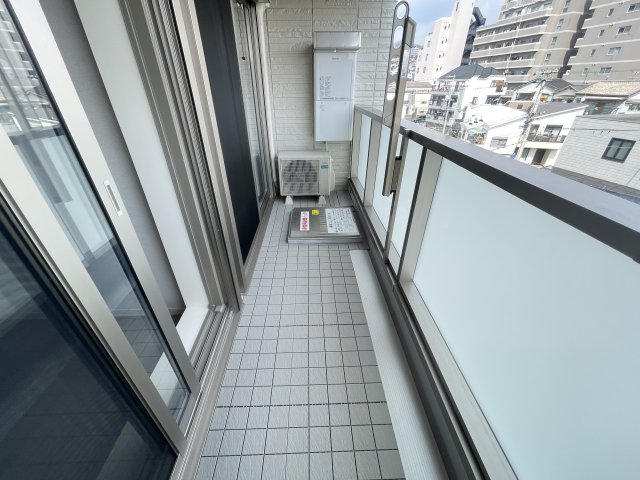 バルコニー　外からの目が気にならないバルコニーで洗濯物が干せます