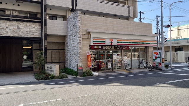 コンビニ　セブンイレブン大阪大国町駅南店（コンビニ）まで460m