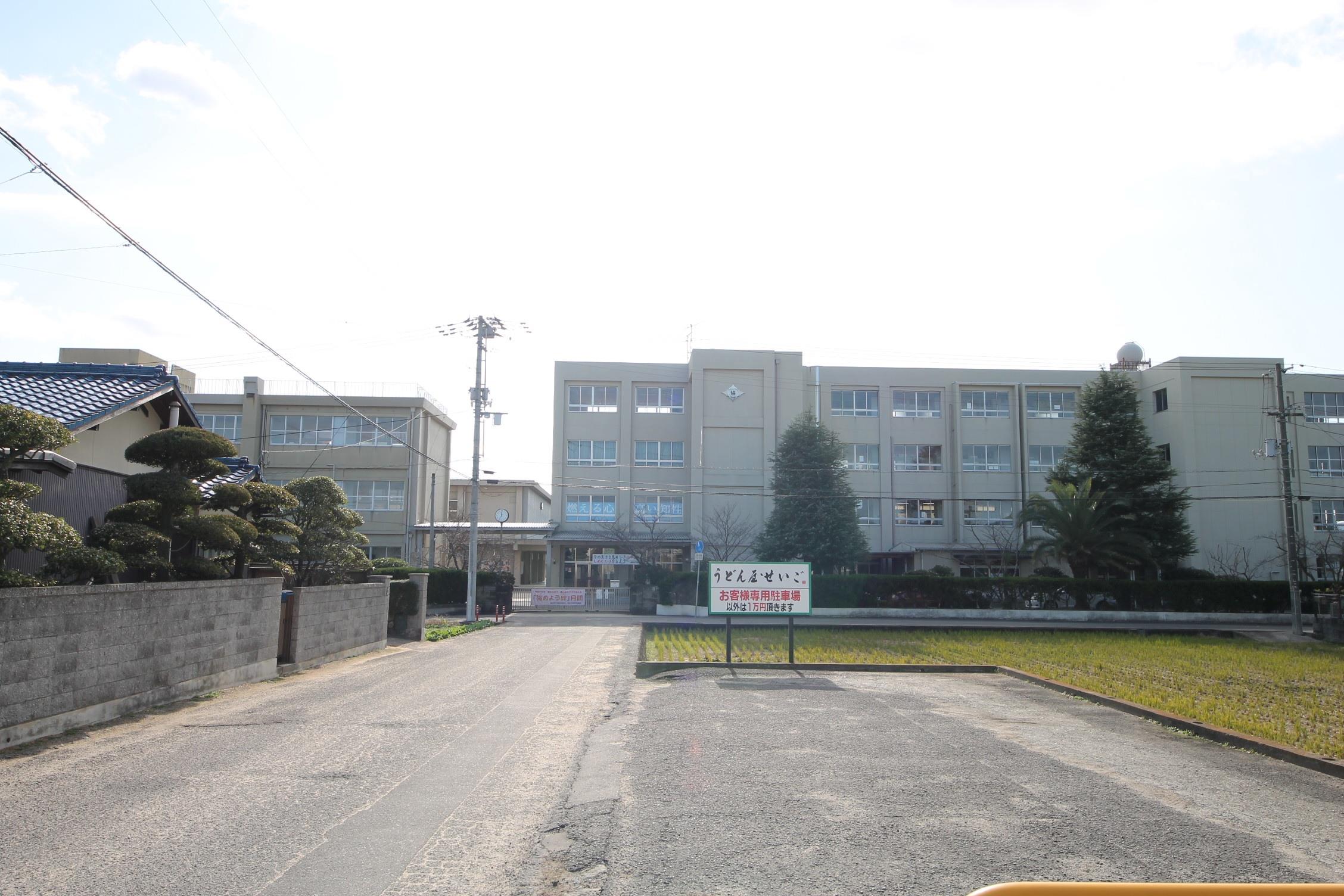 中学校　高松市立協和中学校（中学校）まで2110m