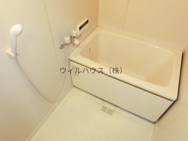 バス・シャワールーム　キレイにリフォームされています！