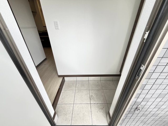 玄関　※同物件別号室の写真になります