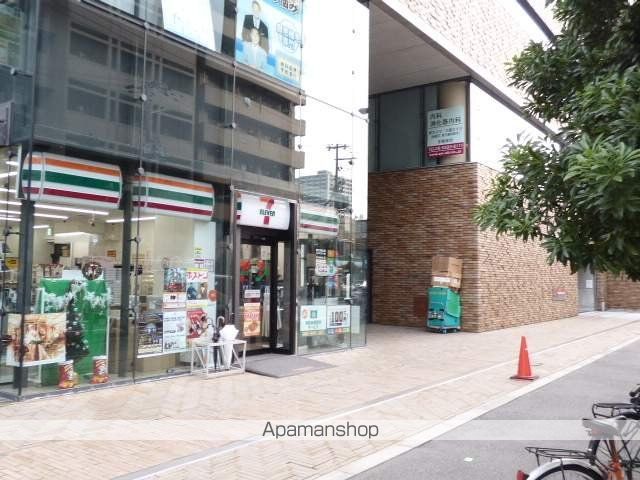 コンビニ　セブンイレブン（コンビニ）まで122m