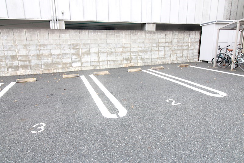 駐車場　敷地内駐車場