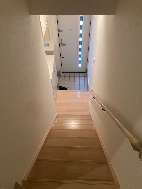 玄関　※別部屋参考画像