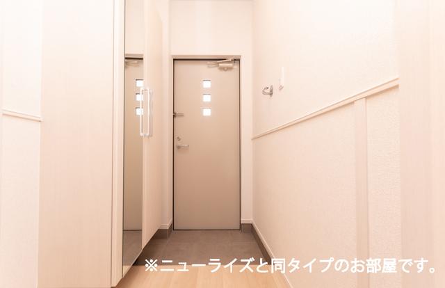 玄関　※同タイプ部屋の写真です。