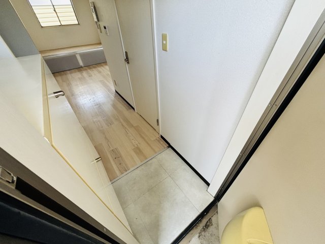 玄関　※同物件別号室の写真になります