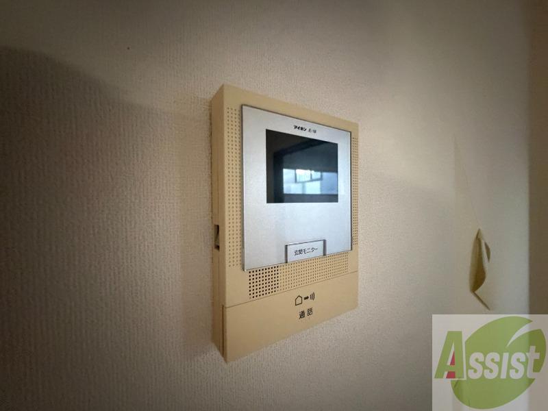 セキュリティ　ＴＶモニター付インターホンです。来客者の顔が見えるので安心！