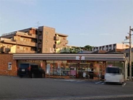 コンビニ　セブン-イレブン 川崎初山２丁目店（コンビニ）まで525m
