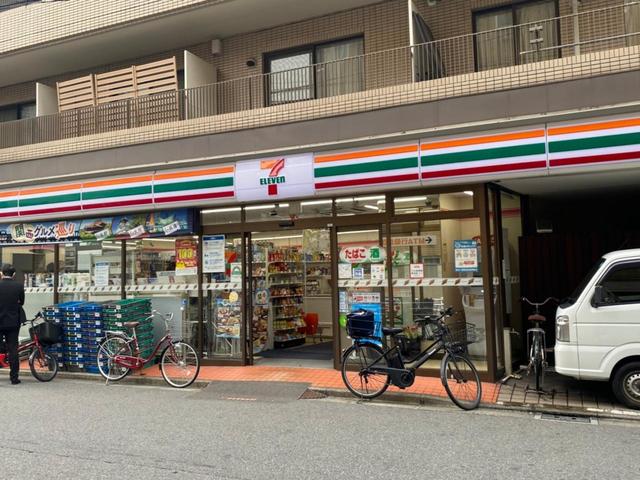 コンビニ　セブンイレブン港区麻布十番3丁目店（コンビニ）まで80m