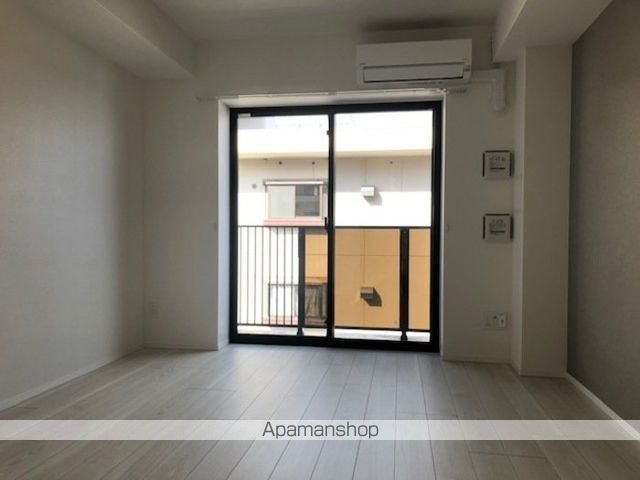 グランジュール大手町の居間写真