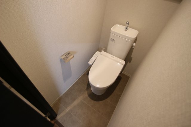 トイレ　※別号室の参考写真です。