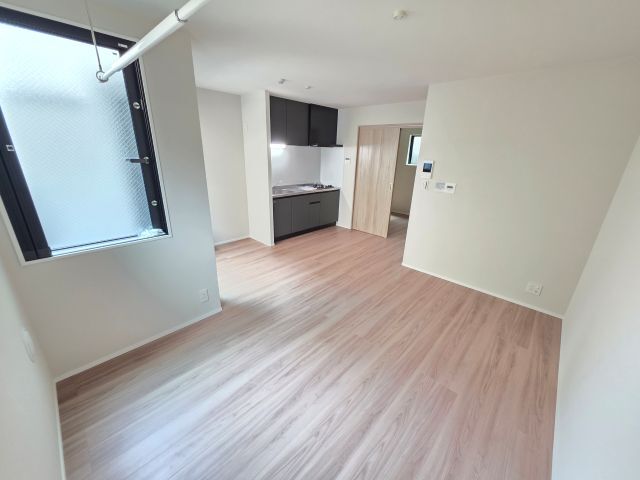 居室・リビング　開放感のあるゆったりとしたお部屋です♪