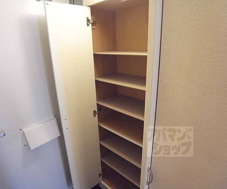収納　靴箱です。