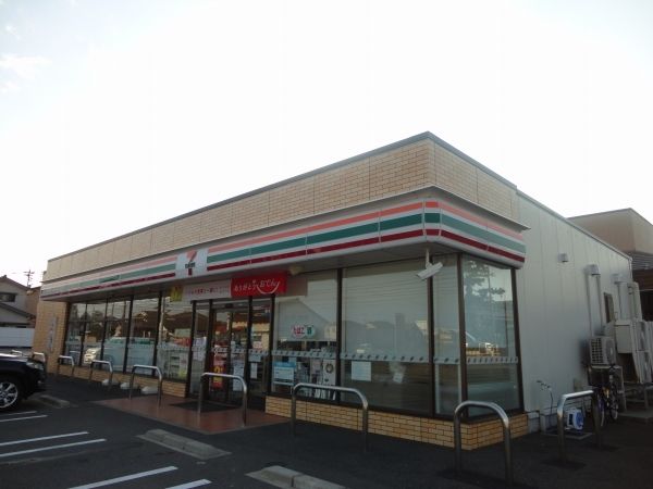 コンビニ　セブンイレブン（コンビニ）まで350m