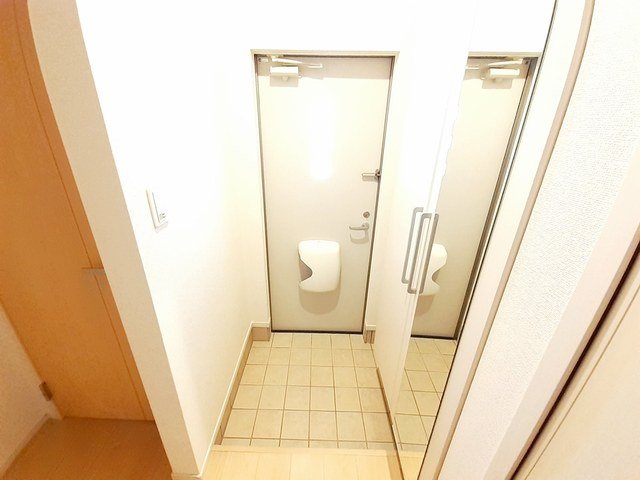 玄関　収納もある玄関です