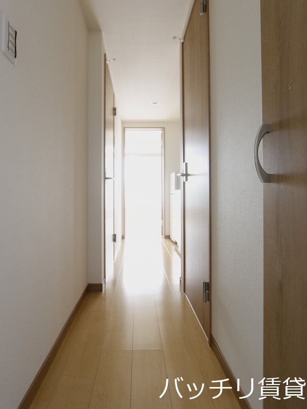玄関　別号室の画像になります。現況を優先します。