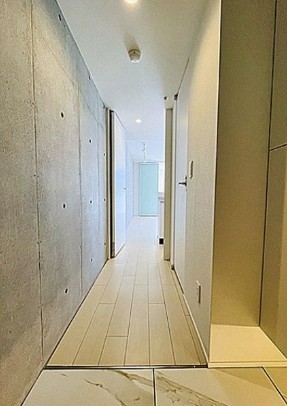 玄関　落ち着いた玄関です