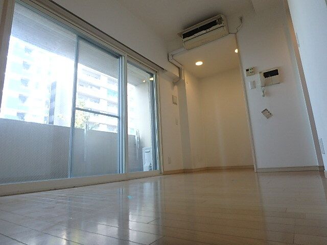 プライマル三軒茶屋の居間写真