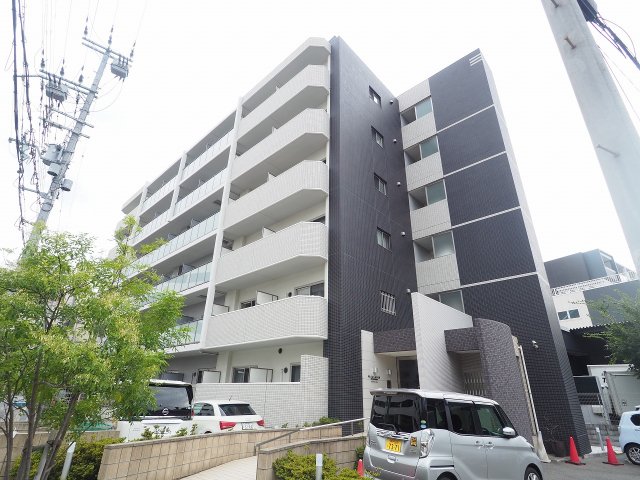 建物外観　綺麗な外観ですね。
