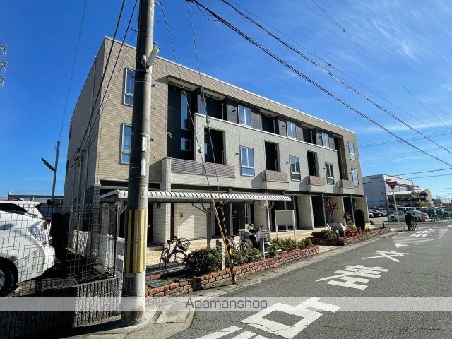 ＪＲ関西本線 大和小泉駅 徒歩3分 3階建 築16年の外観写真