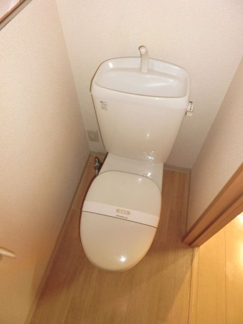 トイレ　シンプルなトイレです