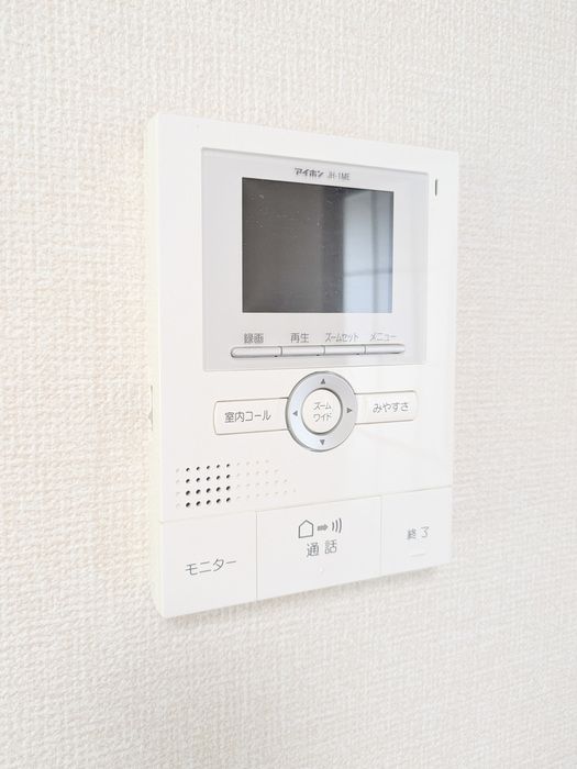 セキュリティ　全室の写真が見られます。