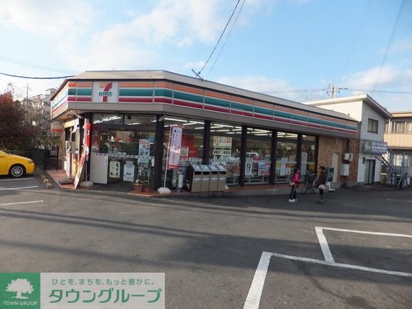 コンビニ　セブンイレブン（コンビニ）まで375m