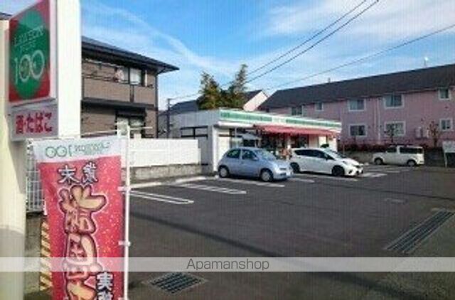 コンビニ　ローソンストア１００（コンビニ）まで800m