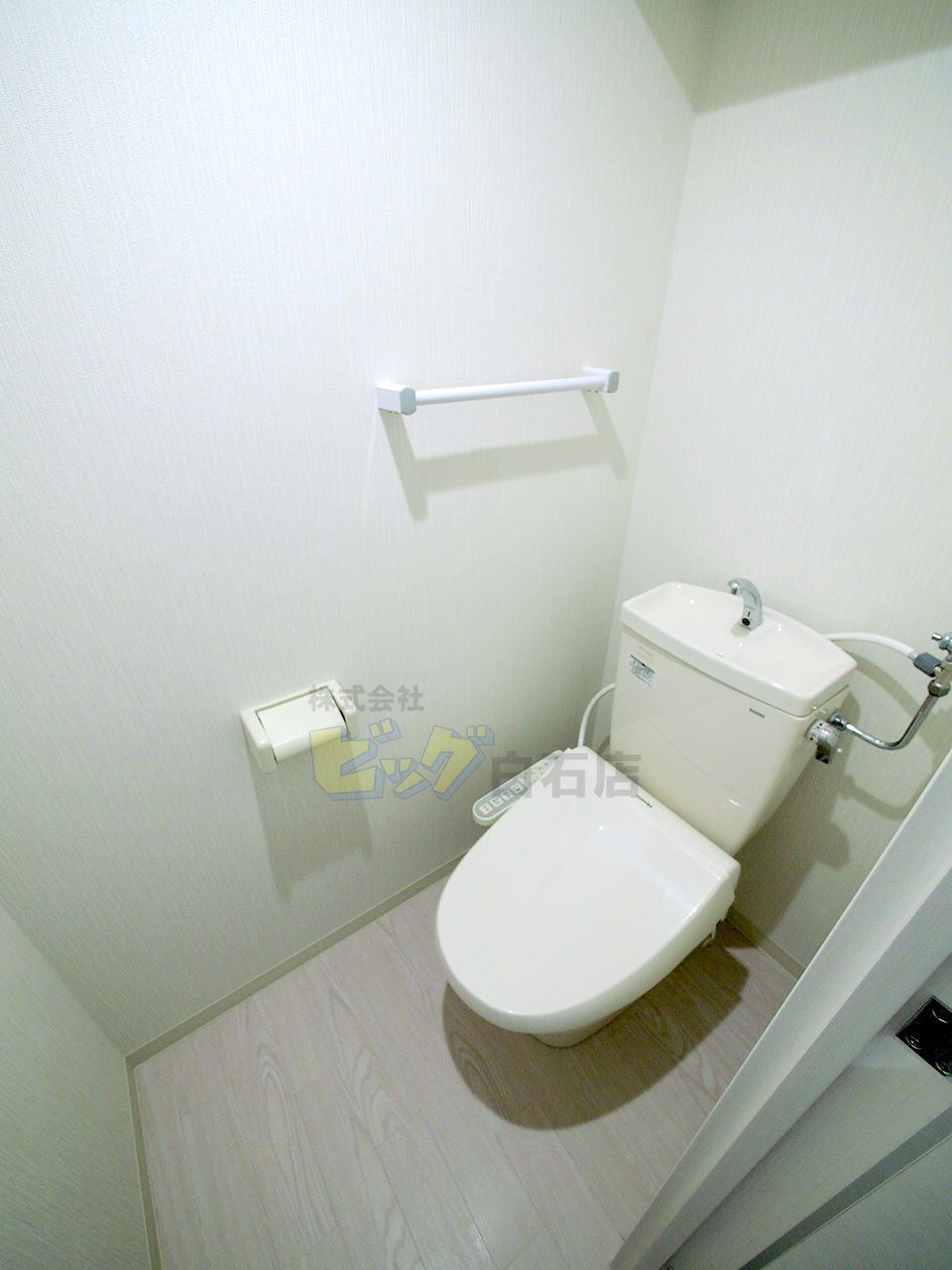 トイレ　ウォシュレット付きのトイレです♪