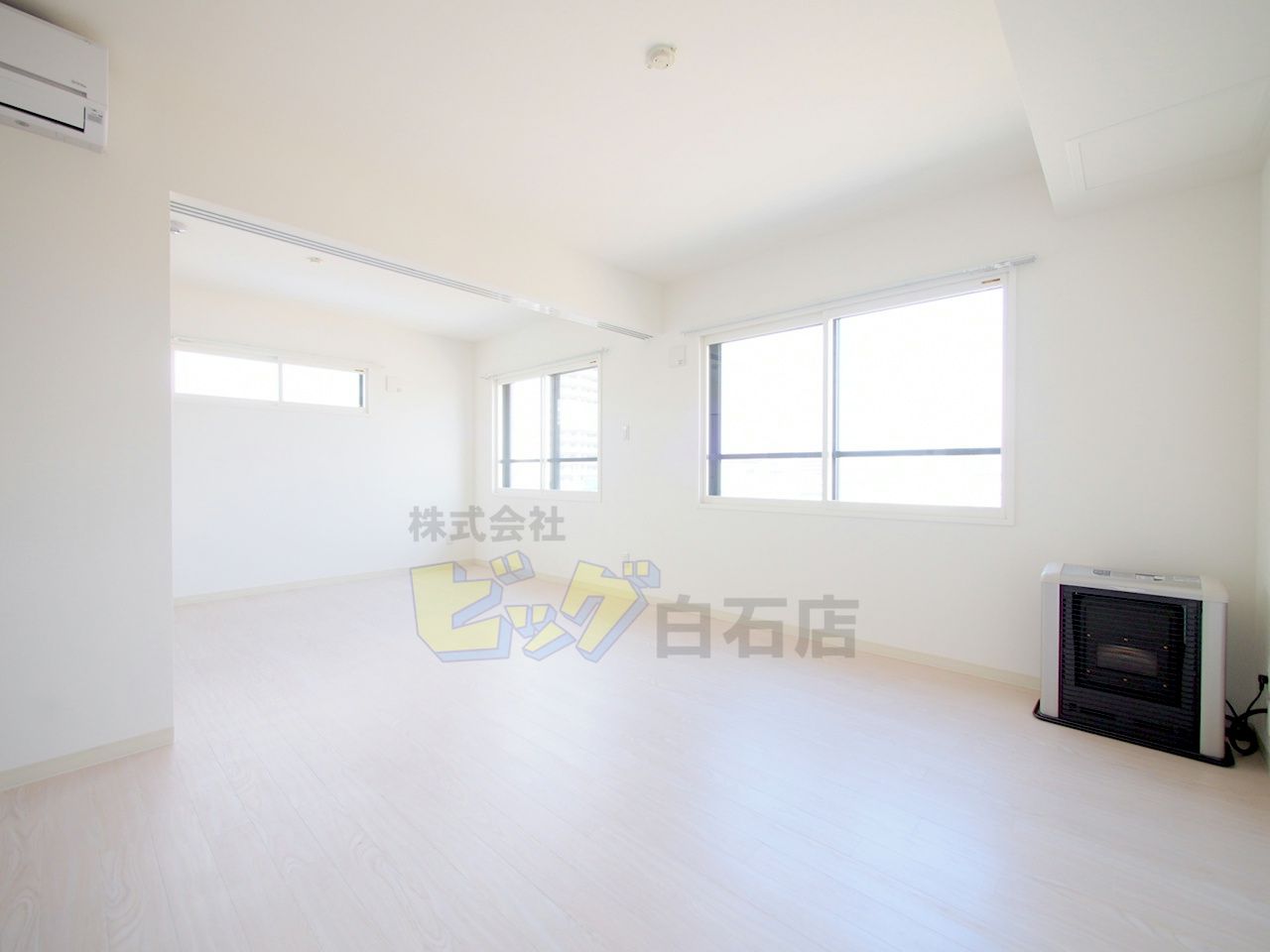 居室・リビング　日当たり良好で明るいリビングです♪