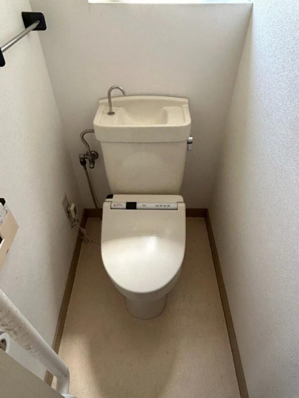 寺本アパートのトイレ写真