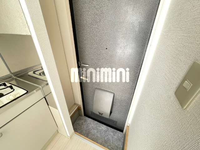 玄関　※同タイプ別号室の写真です。
