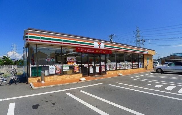コンビニ　セブンイレブン（コンビニ）まで500m