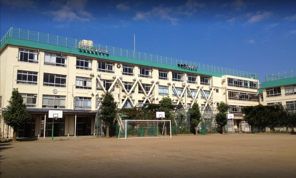 中学校　渋谷区立代々木中学校（中学校）まで144m
