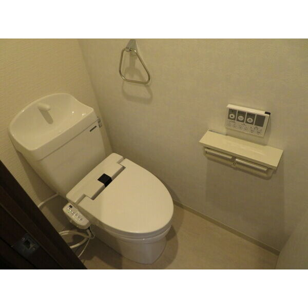 Oakmontのトイレ写真