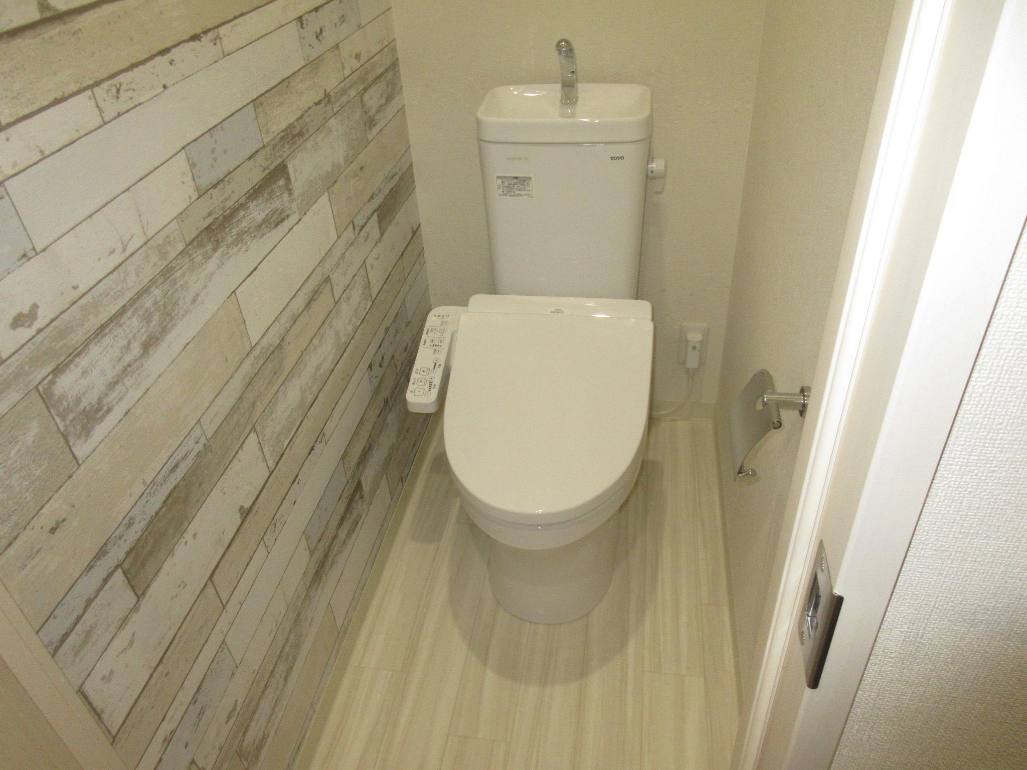 地下鉄谷町線 平野駅 徒歩6分 3階建 築3年のトイレ写真