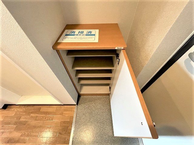 玄関　同物件別部屋
