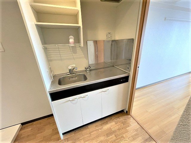キッチン　同物件別部屋