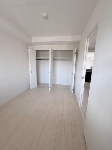 収納　各部屋に収納力バッチリのクローゼット付き