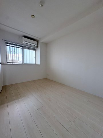 その他設備　洋室にもエアコン付