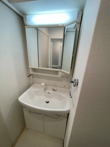 洗面設備　コンパクトで使いやすい洗面所