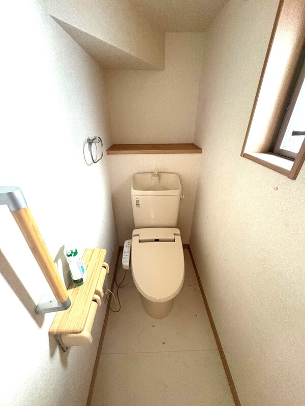 寿町5丁目戸建のトイレ写真