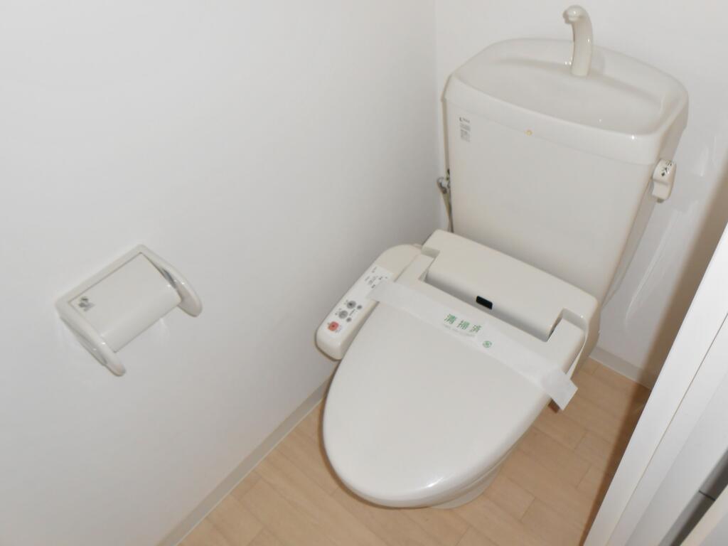 トイレ　ウォシュレット付の洋式トイレです♪