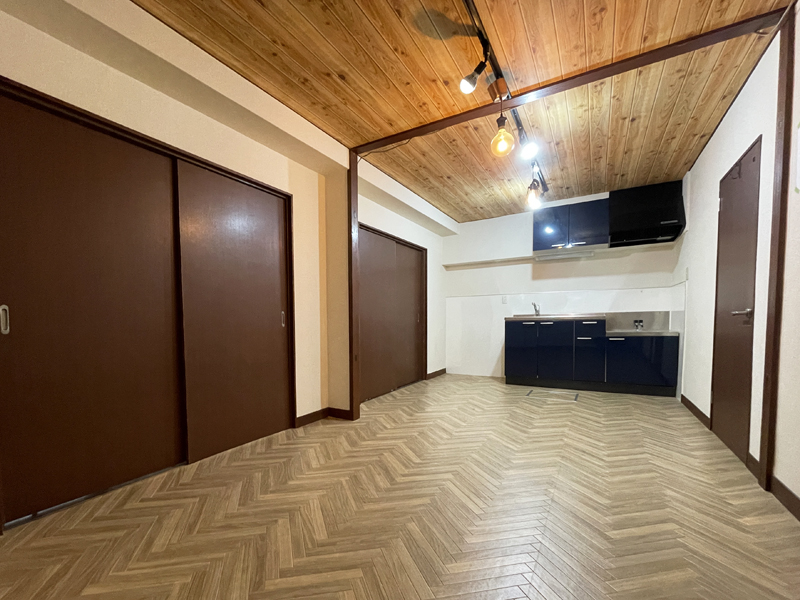 アシスト第5金沢マンションの居間写真