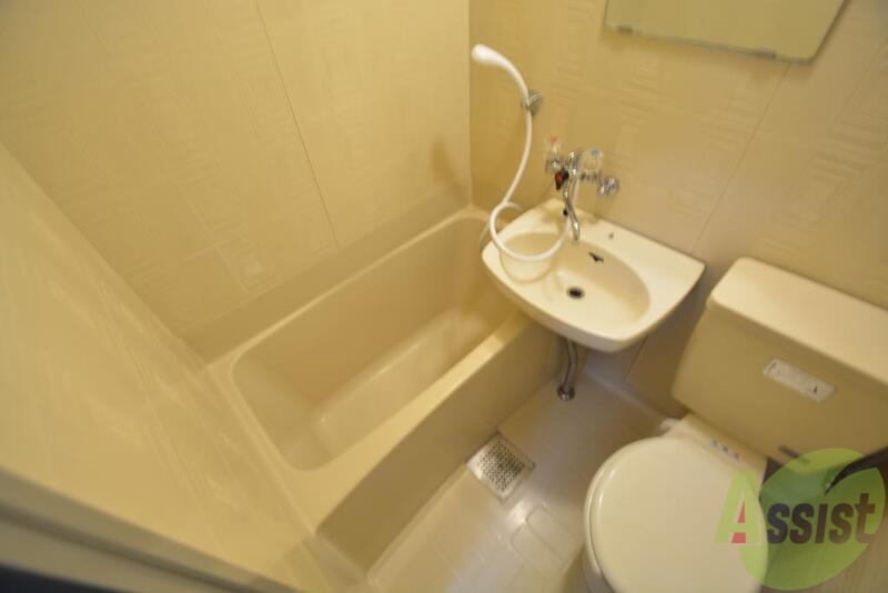 バス・シャワールーム　清潔感のある浴室です
