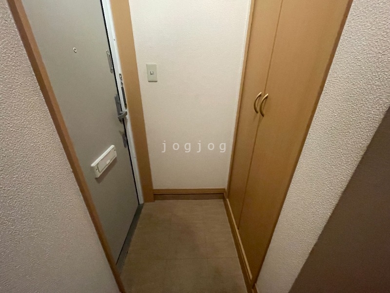 玄関　広々とした玄関となっております。
