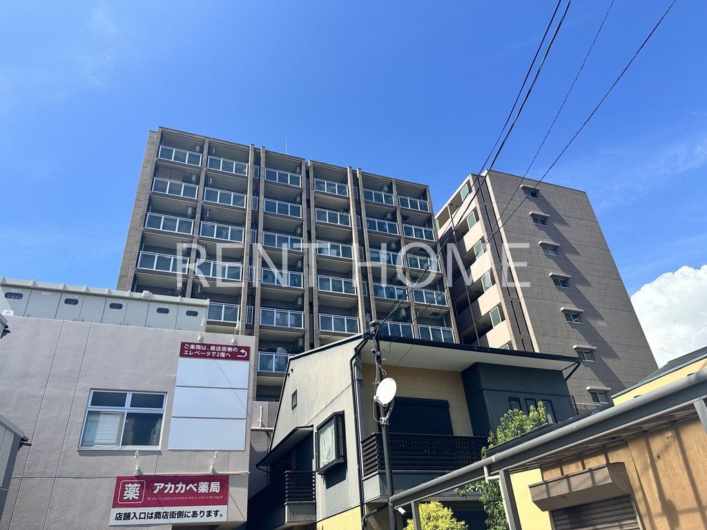 建物外観　生活便利な商店街沿いです