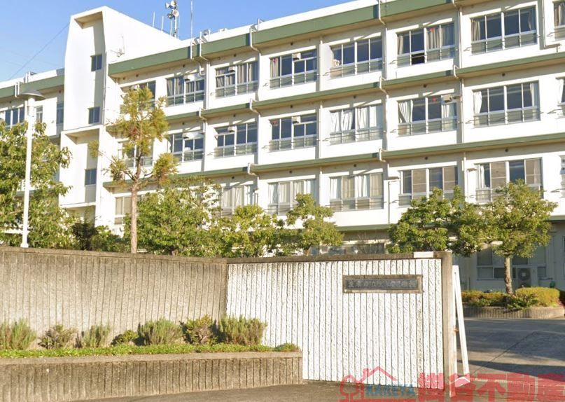 中学校　茨木市立太田中学校（中学校）まで410m