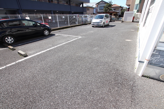 駐車場　敷地内駐車場