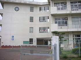 中学校　仙台市立鶴が丘中学校（中学校）まで1280m